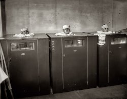 "Walter Reed physiotherapy story." 1920 or 1921. Burdick Cabinet "Radio-Vitant ray" therapy. View full size. National Photo Company Collection glass negative.