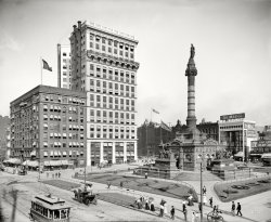 Circa 1900. "City Square. Soldiers' and Sailors' Monument, Cleveland." 8x10 inch dry plate glass negative, Detroit Photographic Company. View full size.