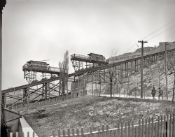 Cincinnati, Ohio, circa 1904. "Inclined plane." Five "Cincinnati incline" railway elevators served the growing hillside suburbs above the smoky basin below. 8x10 inch dry plate glass negative, Detroit Publishing Company. View full size.