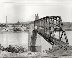 Cincinnati, Ohio, circa 1906. "New pumping plant on Ohio River." 8x10 inch dry plate glass negative, Detroit Publishing Company. View full size.