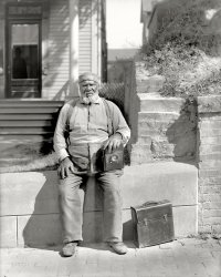 Old Orchard, Maine, circa 1904. "Photographer at Old Orchard House." 8x10 inch dry plate glass negative, Detroit Publishing Company. View full size.