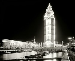 New York circa 1905. "Dreamland Park at night, Coney Island." Among the attractions on view: "Fall of Pompeii" and "The Submarine Boat." 8x10 inch dry plate glass negative, Detroit Publishing Company. View full size.