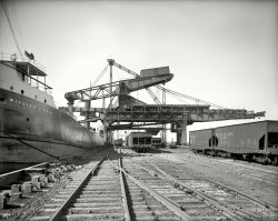 Buffalo, New York, circa 1908. "Unloading ore from Hulett machine." 8x10 inch dry plate glass negative, Detroit Publishing Company. View full size.