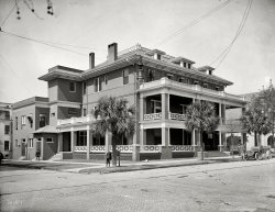 Jacksonville, Florida, circa 1910. "Seminole Club." 8x10 inch dry plate glass negative, Detroit Publishing Company. View full size.