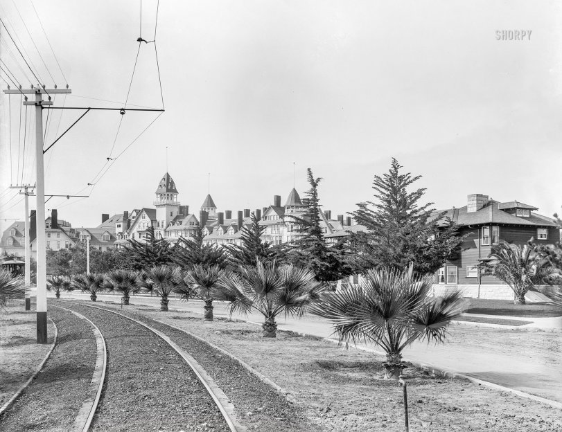 Hotel Del: 1900 Coronado Beach, California, circa 1900. "Hotel del Coronado." Now welcoming guests after a bazillion-dollar makeover. 8x6 glass negative, Detroit Photographic Company. View full size.