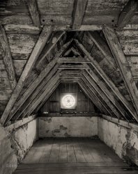 1936. "Bacon's Castle, James River vicinity, Surry County, Virginia. Built by Arthur Allen circa 1660. Seized and fortified during Bacon's Rebellion in 1676." 8x10 inch acetate negative by Frances Benjamin Johnston. View full size.