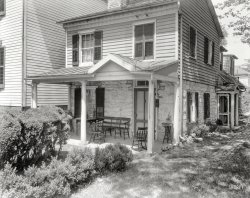 Fredericksburg, Virginia, circa 1927. "Spinning house, Prince Edward Street." Where wool, flax, cotton, etc., would have been made into yarns and woven fabrics. 8x10 inch acetate negative by Frances Benjamin Johnston. View full size.