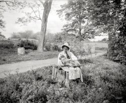 Circa 1900 in parts unknown. "Seth & lamb at Will's. f4.5 3.5F Kodak." 6½ x 8½ inch glass negative by Mother Goose, for all we know. View full size.