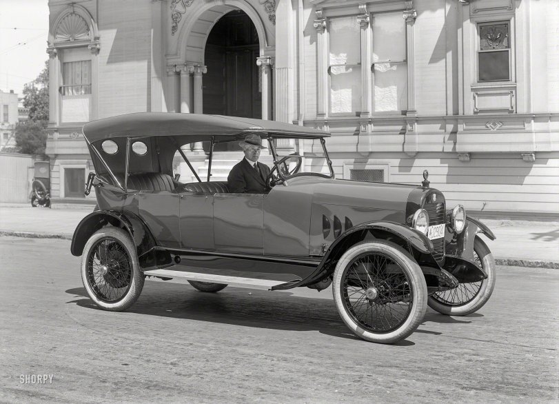 Six-Park: 1918 San Francisco, 1918. "Columbia Six touring car." Today's specimen in the Shorpy Menagerie of Mesozoic Motorcars. Photo by Christopher Helin. View full size.