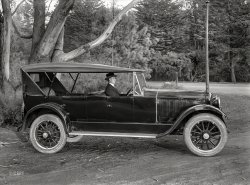 San Francisco circa 1922. "Paige 6-66 touring car." Advertised as "the most beautiful car in America." 5x7 glass negative by Chris Helin. View full size.