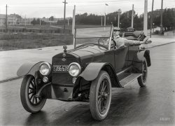 San Francisco, 1920. "Standard Eight touring car." Today's entry in the Shorpy Digest of Dingy Digits. 5x7 glass negative by Christopher Helin. View full size.