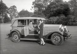 San Francisco, 1928. "Hudson Super Six Landau Sedan at Golden Gate Park." No. 1 with a bullet on the Shorpy Chart of Chic Chassis. 5x7 inch dry plate glass negative by Christopher Helin. View full size.