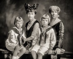 Washington, D.C., circa 1915. "Dye, Margaret, Miss, group." Harris & Ewing Collection glass negative. View full size.