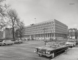 "United States Embassy, Grosvenor Square, London, England, 1960. Eero Saarinen, architect." 4x5 inch acetate negative from the Balthazar Korab Collection. View full size.