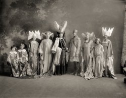 Washington, D.C., circa 1918. "Frazier, James C., Mrs., group" is all it says here. Harris & Ewing Collection glass negative. View full size.