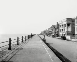 South Carolina circa 1900. "East Battery Parade, Charleston." 8x10 inch dry plate glass negative, Detroit Photographic Company. View full size.