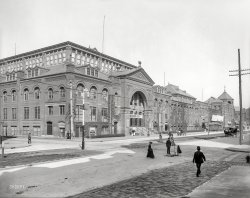 1903. "Mechanics' Hall, Boston." Last seen here. Coming in October: The 2nd Triennial Merchants & Mechanics Exposition. Plus: The Great Creatore and his Italian Band. 8x10 inch glass negative, Detroit Publishing Co. View full size.