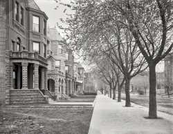 Circa 1905. "Franklin Street -- Richmond, Virginia." 8x10 inch dry plate glass negative, Detroit Publishing Company. View full size.