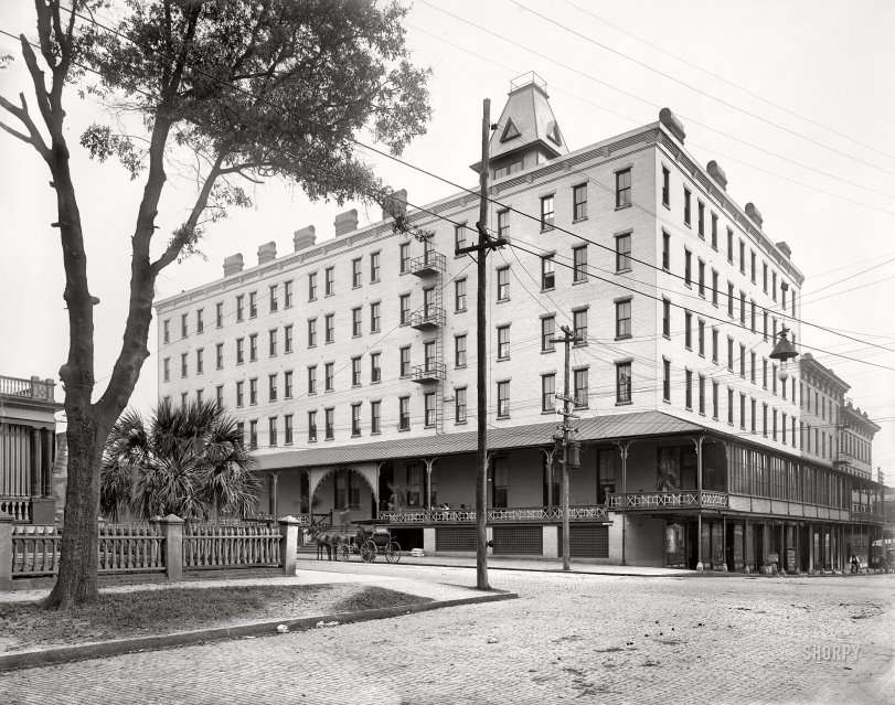 Hotel Aragon: 1905 Jacksonville, Florida, circa 1905. "Hotel Aragon, Forsyth and Julia streets." 8x10 inch dry plate glass negative, Detroit Publishing Company. View full size.