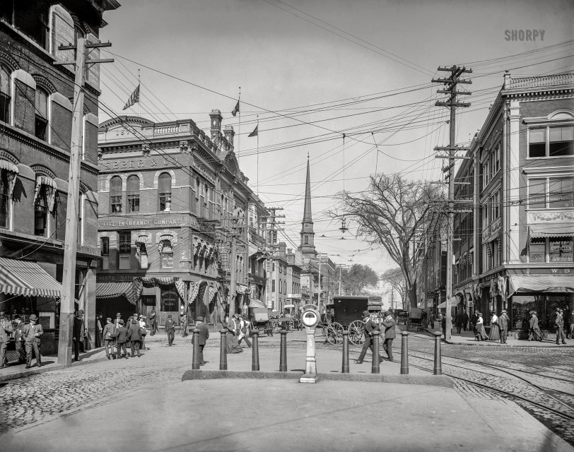 Town House Square: 1906 Salem, Massachusetts, 1906. "Town House Square at Washington and Essex Streets." With beaucoup bollards. 8x10 inch glass negative, Detroit Publishing Company. View full size.
