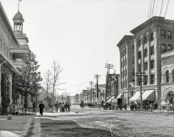 Hot Springs, Arkansas, 1906. "Central Avenue South." 8x10 inch dry plate glass negative, Detroit Publishing Company. View full size.