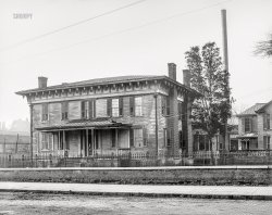 Montgomery, Alabama, circa 1906. "Jefferson Davis residence, Bibb Street." 8x10 inch dry plate glass negative, Detroit Publishing Company. View full size.