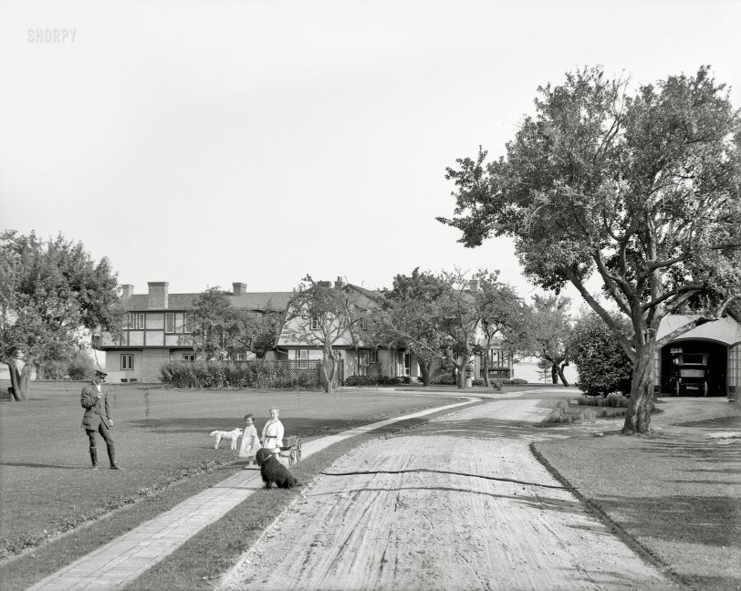 Home, James: 1910 Grosse Pointe, Michigan, circa 1910. "F.M. Alger residence." The home of banker-industrialist Frederick Moulton Alger. 8x10 inch glass negative, Detroit Publishing Company. View full size.
