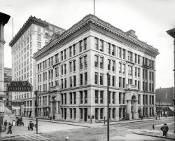 Toledo circa 1909. "Produce Exchange and Ohio Building, Madison Avenue at St. Clair." 8x10 inch glass negative, Detroit Publishing Co. View full size.