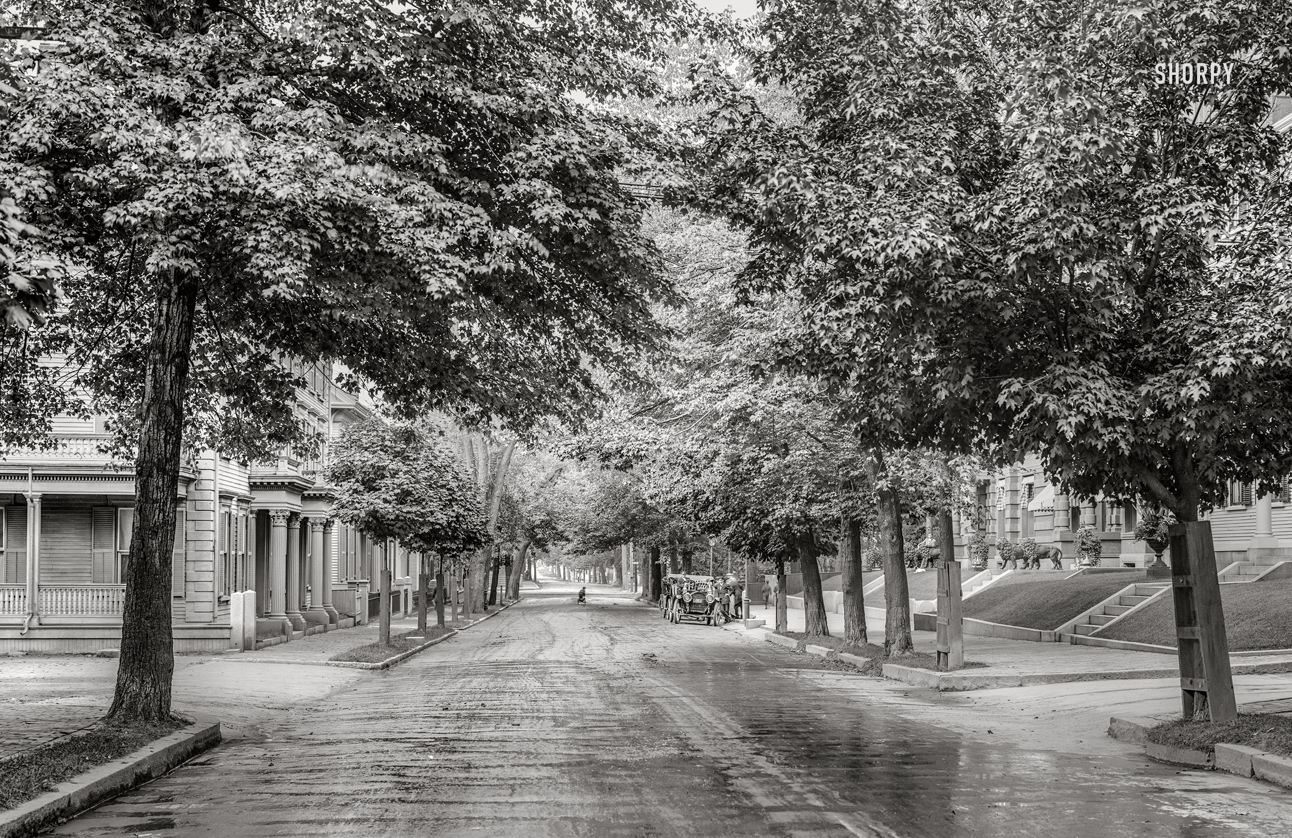 Portsmouth, New Hampshire, circa 1909. "State Street near Rockingham Hotel." Detail of 8x10 inch dry plate glass negative, Detroit Publishing Company.