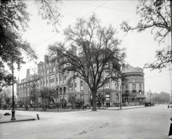 Circa 1908. "DeSoto Hotel, Savannah, Georgia." Automobilists welcome! 8x10 inch dry plate glass negative, Detroit Publishing Co. View full size.