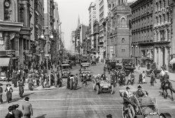 Manhattan circa 1912. "Fifth Avenue at Forty-Second Street, New York." Looking north with the spires of St. Patrick's in the distance, as opposed to yesterday's view from 1916 looking south. 5x7 inch dry plate glass negative, Detroit Publishing Company. View full size.