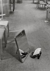 July 28, 1946. "Florsheim Shoes, 516 Fifth Avenue, New York City. Mirror detail. Ketchum, Gina & Sharp, Architects." 5x7 inch acetate negative by Gottscho-Schleisner. View full size.