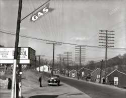 December 1935. "Alabama miners' houses near Birmingham." 8x10 inch nitrate negative by Walker Evans for the Resettlement Administration. View full size.