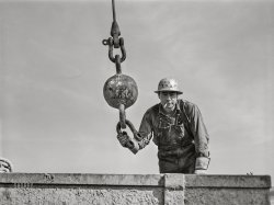 June 1942. "Rigger on the Fort Loudoun Dam, a Tennessee Valley Authority project." Acetate negative by Arthur Rothstein for the U.S. Foreign Information Service. View full size.