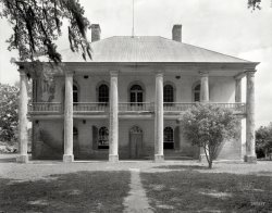1938. "Chretien Point Plantation, Sunset vicinity, St. Landry Parish, Louisiana. Structure dates to 1831." Photo by Frances Benjamin Johnston. View full size.