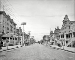 Circa 1904. "Virginia Avenue -- Atlantic City, New Jersey." 8x10 inch dry plate glass negative, Detroit Publishing Company. View full size.