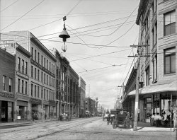 Jacksonville, Florida, circa 1904. "Bay Street." Big Hosiery Sale To-day at Furchgott's! 8x10 glass negative, Detroit Publishing Company. View full size.
