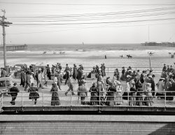 The Jersey Shore circa 1905. "Along the beach, Atlantic City, N.J." Note the radio mast at right on Young's Pier. Detroit Publishing glass negative. View full size.