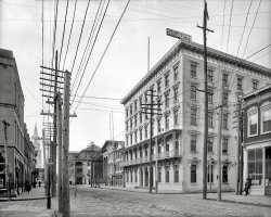 Charleston, South Carolina, circa 1905. "Meeting Street and St. John Hotel," a.k.a. the Mills House. 8x10 glass negative, Detroit Publishing Co. View full size.