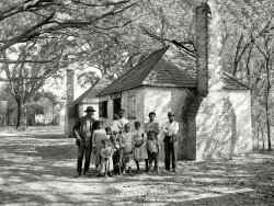 Savannah, Georgia, circa 1907. "The whole black family at the Hermitage." 8x10 inch dry plate glass negative, Detroit Publishing Company. View full size.