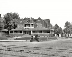 Toledo, Ohio, ca. 1905. "The Farm." Which may be reached by streetcar, horse or one of the newer self-propelled conveyances. Detroit Publishing. View full size.