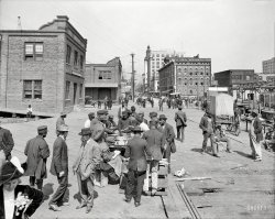 Circa 1910. "Lunch hour on the docks -- Jacksonville, Florida." 8x10 inch dry plate glass negative, Detroit Publishing Company. View full size.