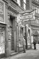 May 1938. "Quack doctor -- Pittsburgh, Pennsylvania." 35mm nitrate negative by Arthur Rothstein for the Farm Security Administration. View full size.